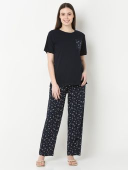 Smarty Pants - Womens Round Neck T-Shirt and Geometric Print Pajama