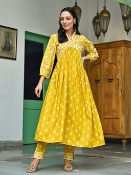 Rustorange - Yellow Floral Jaal V Neck Kurta Pant (Set of 2)