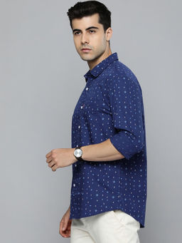 Levi's - Men Navy Blue Collar Neck Shirt