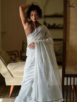 Suta - Women White Cotton Printed Saree Without Blouse