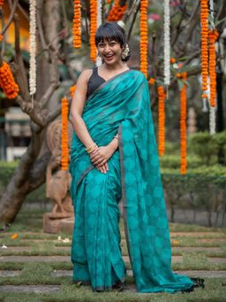 Suta - Women Teal Cotton Printed Saree Without Blouse