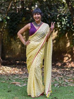 Suta - Women Light Yellow Cotton Polka Dot Printed Saree Without Blouse