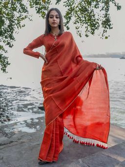 Suta - Women Red Stripes Woven Handloom Saree Without Blouse