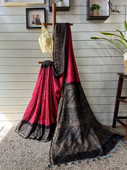 Suta - Women Pink Pure Silk Bandhani Printed Saree with Unstitched Blouse
