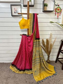 Suta - Women Pink Pure Silk Bandhani Printed Saree Without Blouse