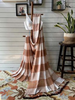 Suta - Women Brown Cotton Checks Printed Saree Without Blouse