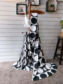 Suta - Women Black and White Viscose Printed Saree Without Blouse