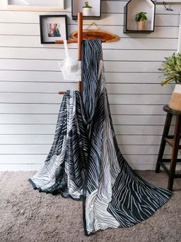 Suta - Women Black and White Viscose Stripes Printed Saree Without Blouse