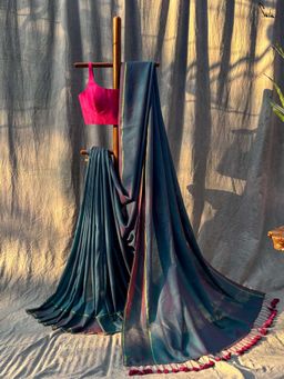 Suta - Women Teal Cotton Woven Handloom Saree with Unstitched Blouse