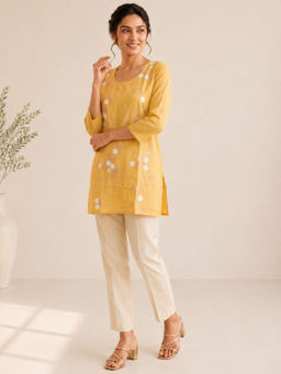 HOUSE OF JAMOTI - Women Yellow Chanderi Round Neck Kurti