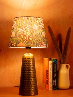 Green Girgit - Golden Hammered V-Shaped Lamp with Multi-Color Taper Blue Shade