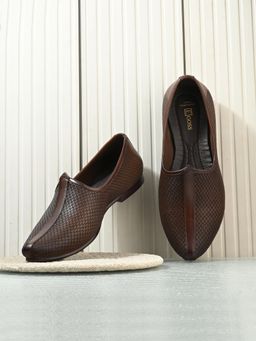 EGOSS - Tan Leather Juttis for Men