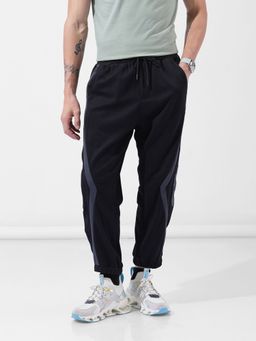 The Indian Garage Co - Black Men's Loose Fit Applique Mid-Rise Joggers