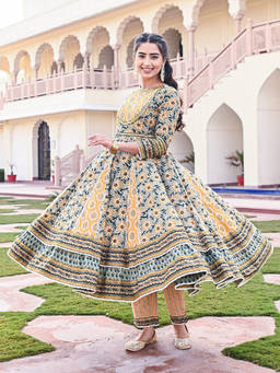EverBloom - Surajmukhi Printed Yellow-green Embroidered Kurta With Pant & Dupatta (Set of 3)