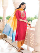 Red color option, Sold out, Currently selected