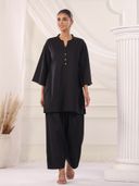 Black color option, Sold out, Currently selected