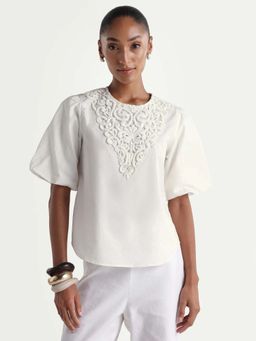 RAREISM - Women's Nuku White Cotton Relaxed Embroidered Top