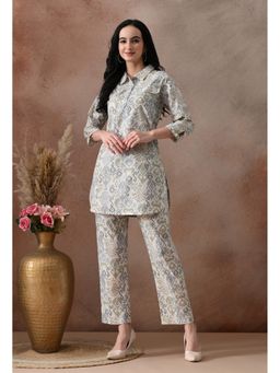 KIZA - Women Green Cotton Kurta With Trousers
