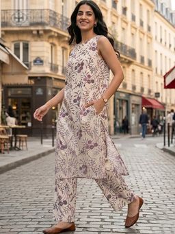 KIZA - Women Printed Floral Purple Sleeveless Kurta With Trousers