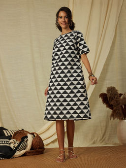 Pink Fort - Cotton Poplin Geometric Print Dress Black & Cream