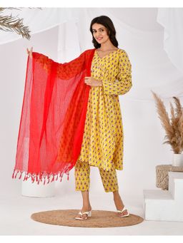 Rangpur - Yellow And Red Kurta (Set of 3)