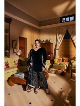 Saanjh by Lea - Rumi Black Embroidered Velvet Kurti with Pant and Dupatta (Set of 3)