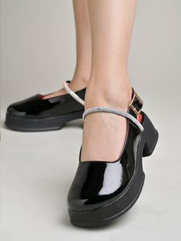 Shoetopia - Round Toe Black Heels For Girls