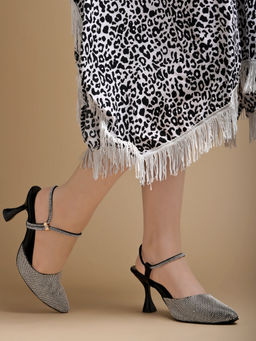 Shoetopia - Stylish Embellished Black Pumps For Girls