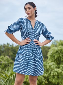 AAREIN - Blue Three-Quarter Sleeves Mandarin Neck Striped Flared Dress