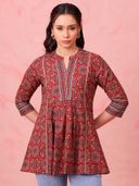 Maroon color option, Currently selected