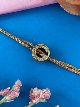 Digital Dress Room - Gold G Letter Round Ad Thread Rakhi