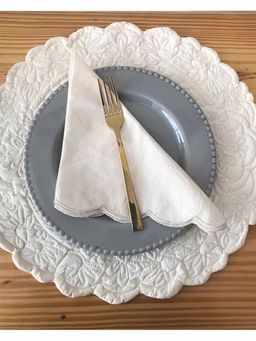 Belleven - Cotton Victorian Quilted Round Ivory Placemats (Set of 4)