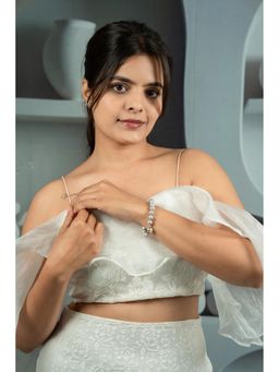 EVAARAZ - Premium Pearl Bracelet