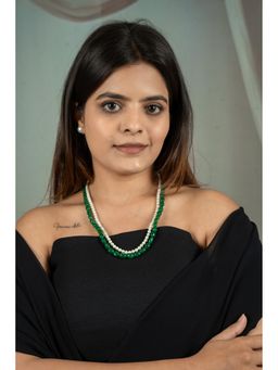 EVAARAZ - Emerald Green Beads and Freshwater Pearl Necklace