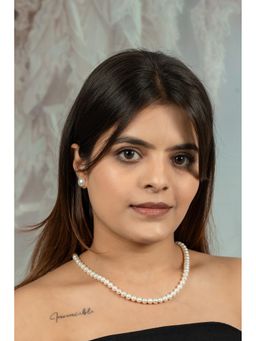 EVAARAZ - Classic Cream Freshwater Pearl Necklace
