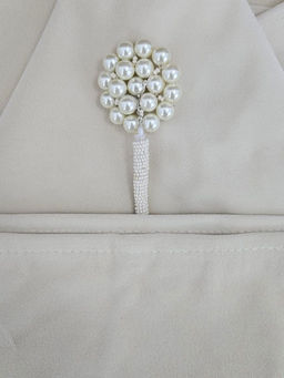 EVAARAZ - Cream Pearl Cluster Brooch