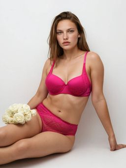 MHYTH - The Core Lace Padded Bra with Panty