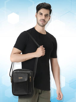 VENEER - Black Solid Sling Bag