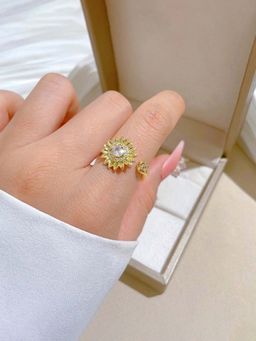 Jewels Galaxy - Gold Plated Star Shaped Rotatable Adjustable Ring