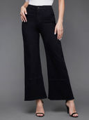 Black color option, Currently selected