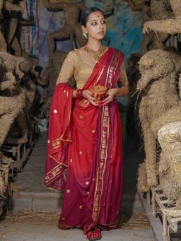 Suta - Women Maroon Printed Saree Without Blouse