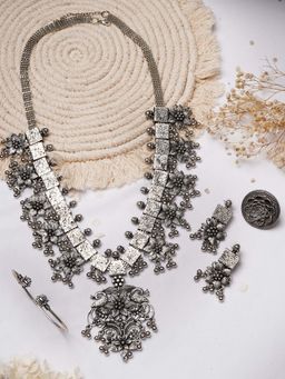 Teejh - by Joker and Witch Ranjita Silver Oxidised Jewelry Gift Set
