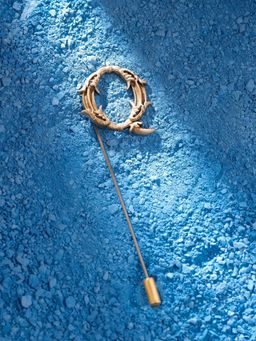 RAMO - Quirky Q Lapel Pin Brooch