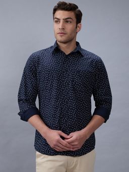 Giordano - Men Navy Blue Slim Fit Cotton Geometric Printed Long Sleeves Casual Shirt
