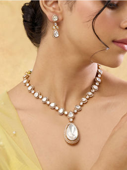 Indinoor - White Mehreeb Kundan Necklace with Earrings
