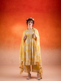 Sshilpa Samriya - Corn Yellow Floral Print Kurta with Pant and Dupatta (Set of 3)