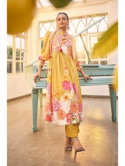 Sshilpa Samriya - Multicolor Embroidered Floral Print Kurta with Pant (Set of 3)