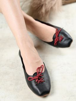 GLAM STORY - Belizia Textured Lace-Up Black Ballerina