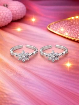 White Velvet - Radiant Bloom 925 Silver Adjustable Toe Ring
