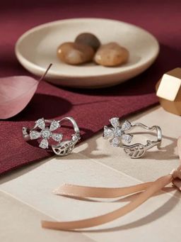 White Velvet - Blossom Sparkle 925 Silver Adjustable Toe Ring